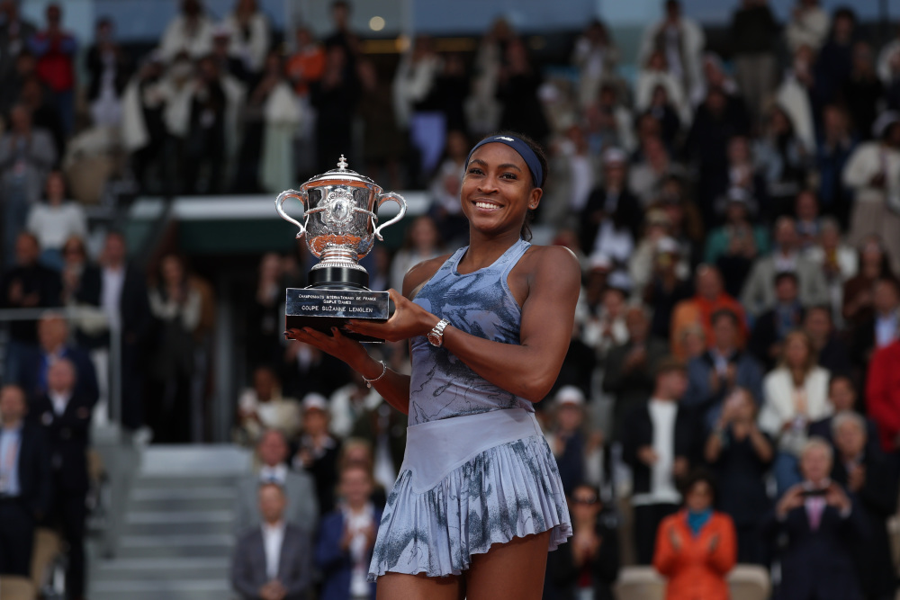 其余四位依 其余四位依