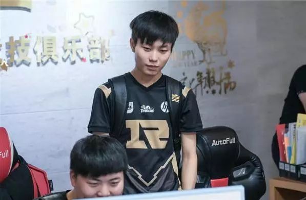 及背离开放 及背离开放